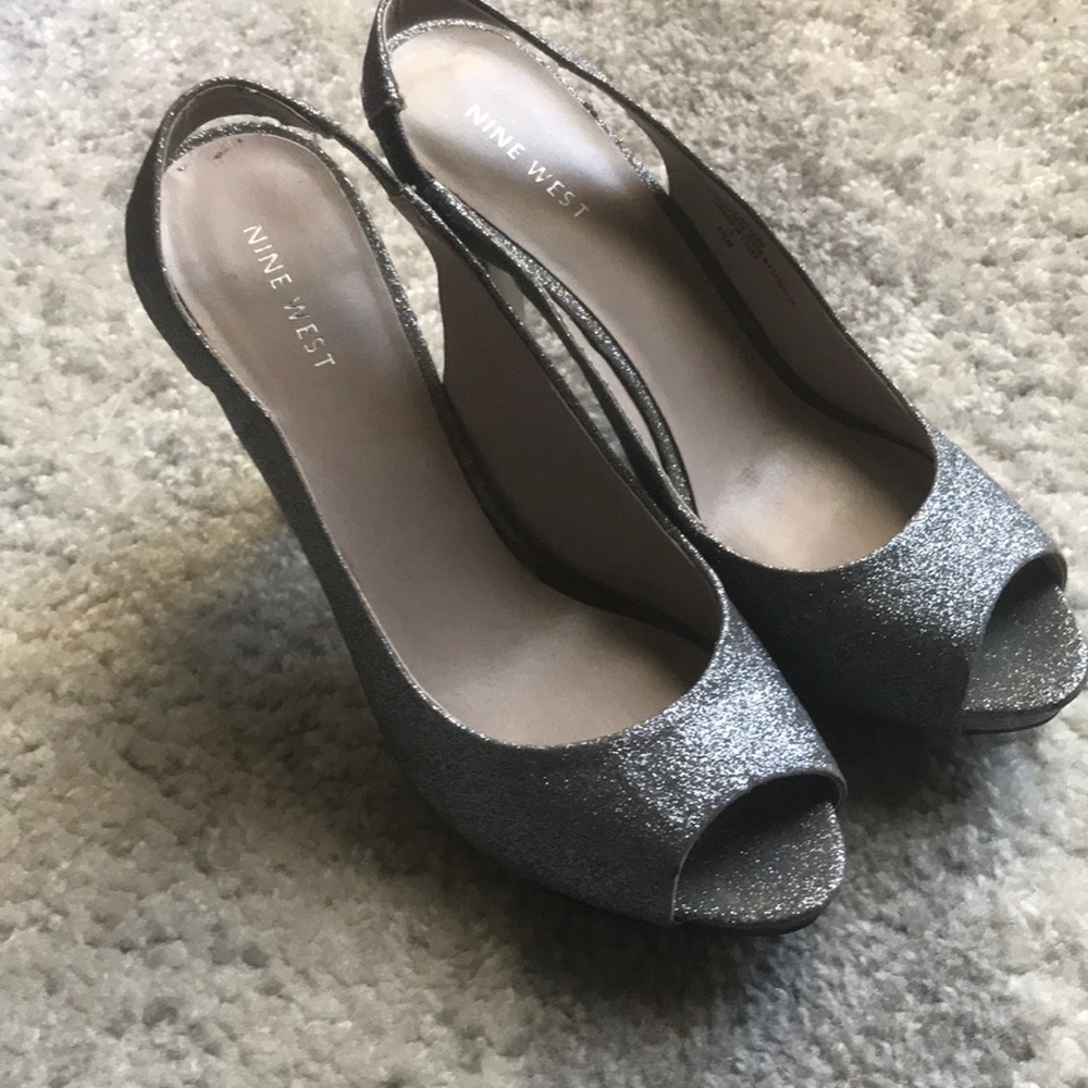 Silver glitter sling back pumps